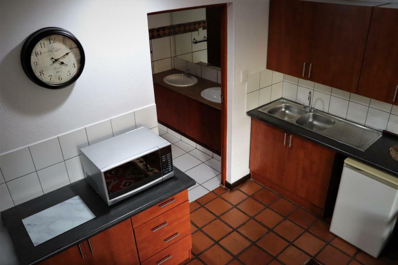 Greenwoods Self-Catering Претория Екстериор снимка