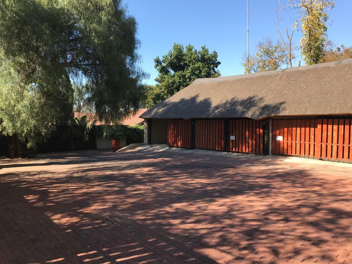 Greenwoods Self-Catering Претория Екстериор снимка